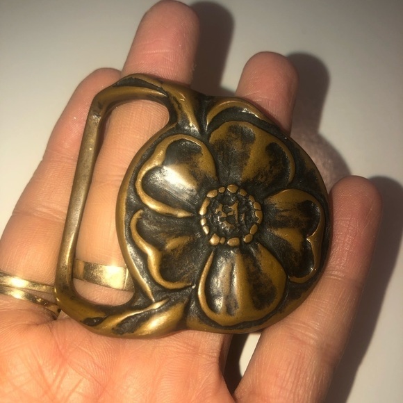 VTG 70s Tech Ether Guild Windflower Solid Brass Belt Buckle 2.6” x 1.9” - Picture 3 of 6